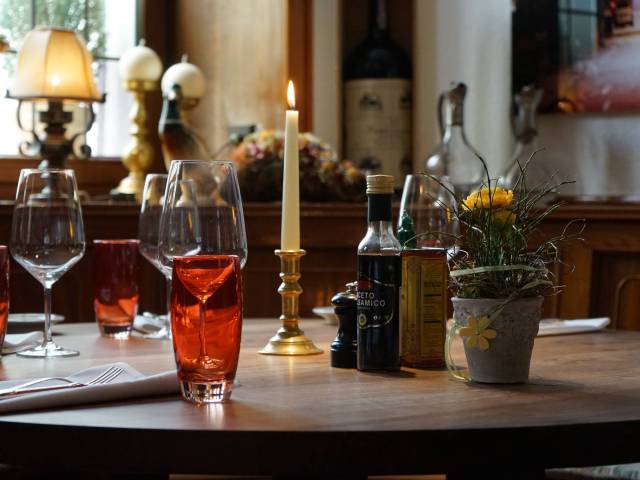 Eingedeckter Wirthshaustisch