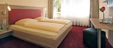 Willkommen in der Leopoldshöhe, Hotel, Restaurant,Weinwirtschaft, Biergarten